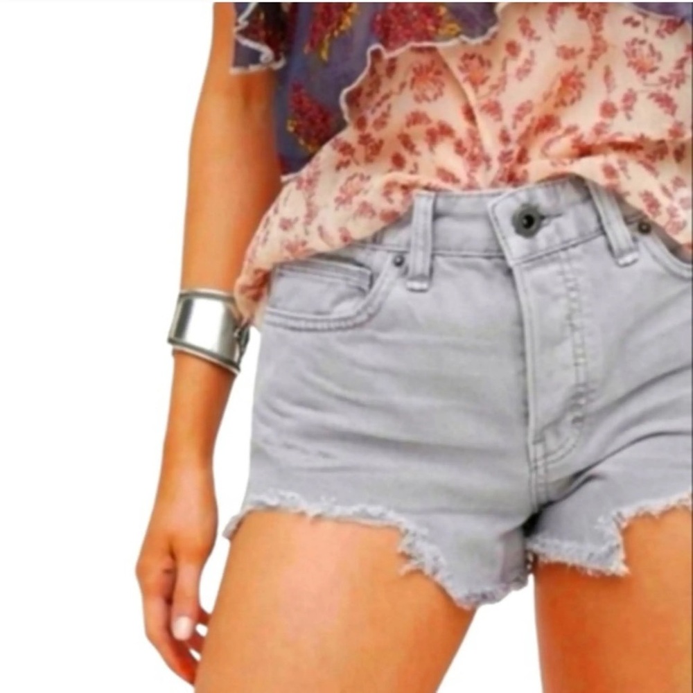 Free People Frayed Denim Cutoff Shorts Light Wash Distressed Size 28